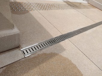 Ralo Linear Infinity Perfurado 1m x 10cm